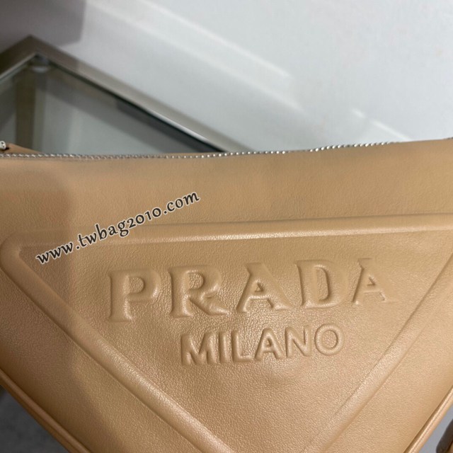 Prada專櫃新款小牛皮三角包 1BH190 普拉達三角形單肩包 csp1075